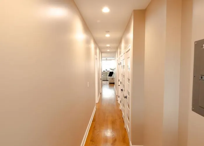 Luxury Stylish 3br Minutes From Downtown Chicago