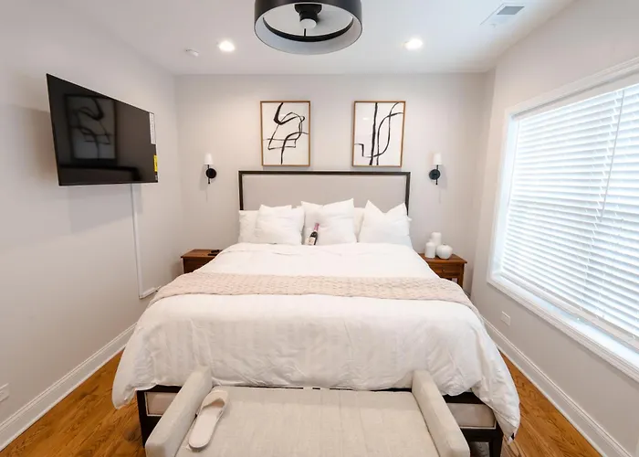 Luxury Stylish 3br Minutes From Downtown