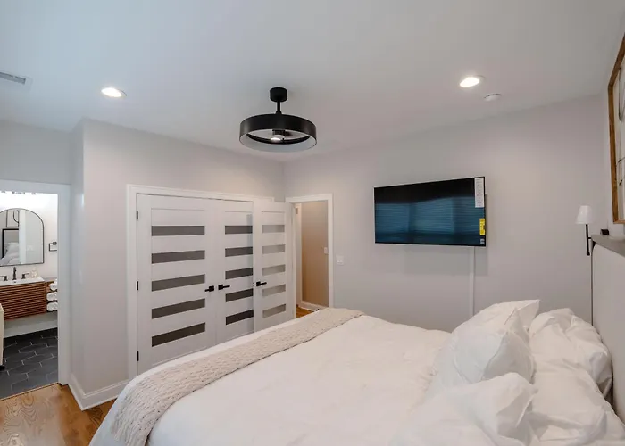 Luxury Stylish 3br Minutes From Downtown