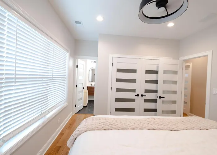 Luxury Stylish 3br Minutes From Downtown *