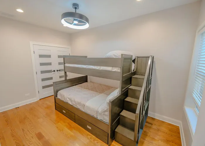 Luxury Stylish 3br Minutes From Downtown *