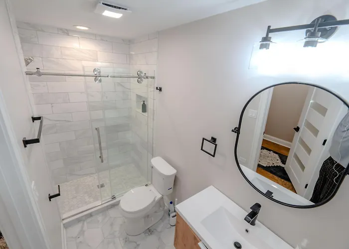 Luxury Stylish 3br Minutes From Downtown Chicago